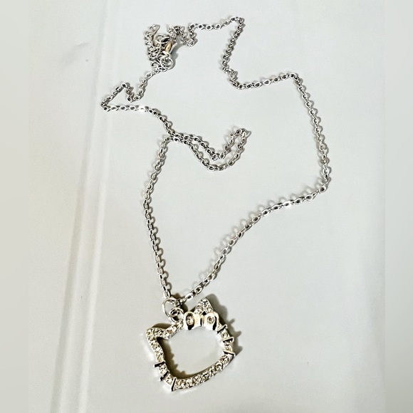 Hello Kitty Necklace - Picture 2 of 3